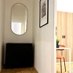 2br Supercentral With Variable Beds By Nw Budapest