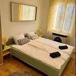 2br Supercentral With Variable Beds By Nw * Budapest
