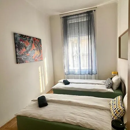 2Br Supercentral Apartment With 4 Beds By Nw Lägenhet